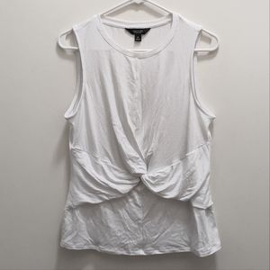 5/$25 🎃 Simply Vera Vera Wang Twist Front Top